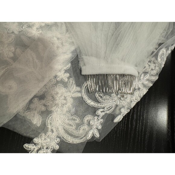 NWT Lace Flower Applique Edge 1 Layer Short Wedding Veil Bridal Veil with Comb - Picture 6 of 6